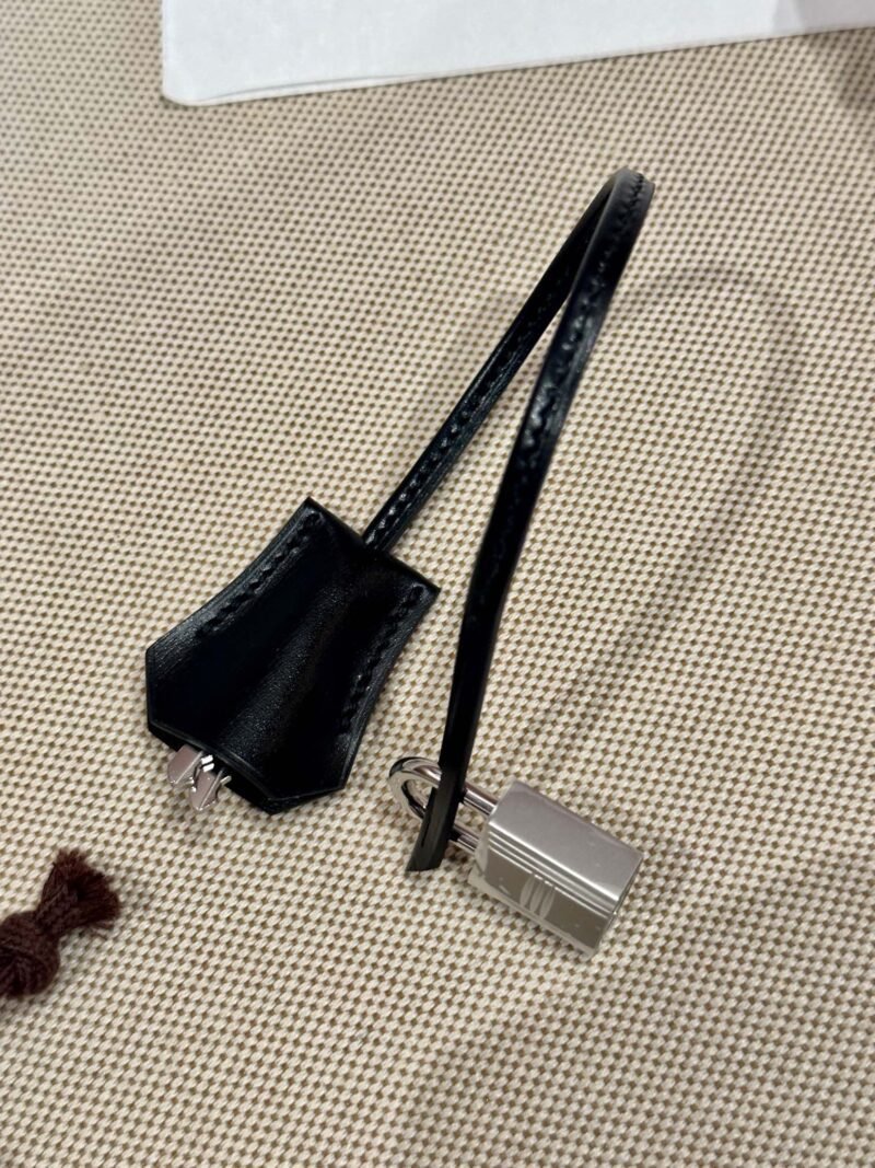 Hermès Kelly 28 Box Noir Silver Hardware - Image 17