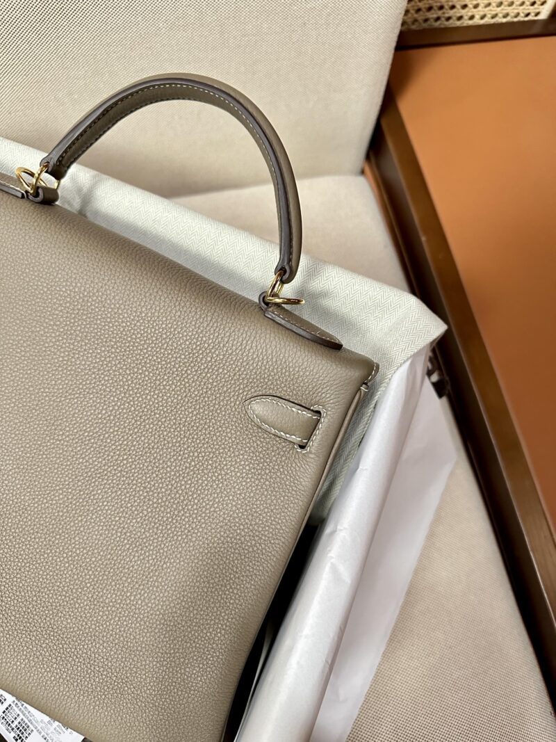 Hermès Kelly 28 Togo Etoupe Gold Hardware - Image 6