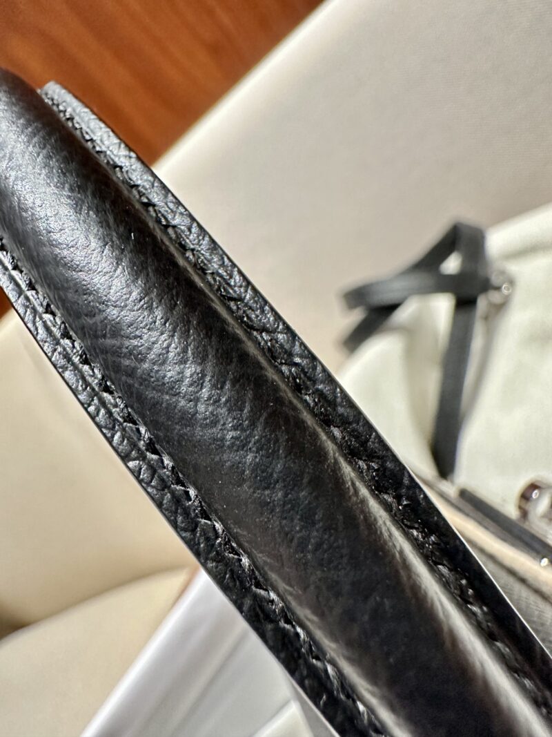 Hermès Kelly 28 Epsom Noir Silver Hardware - Image 10