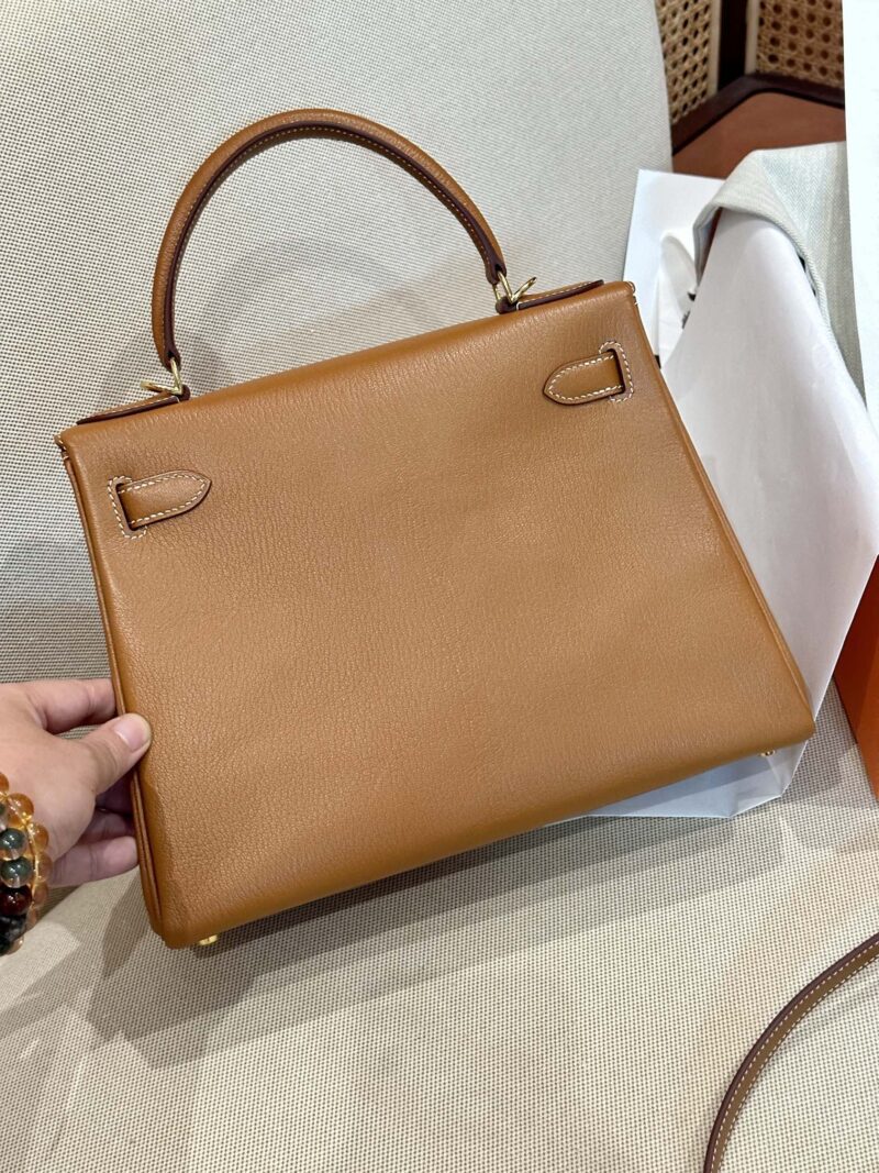 Hermès Kelly 28 Chevre Gold Gold Hardware - Image 8