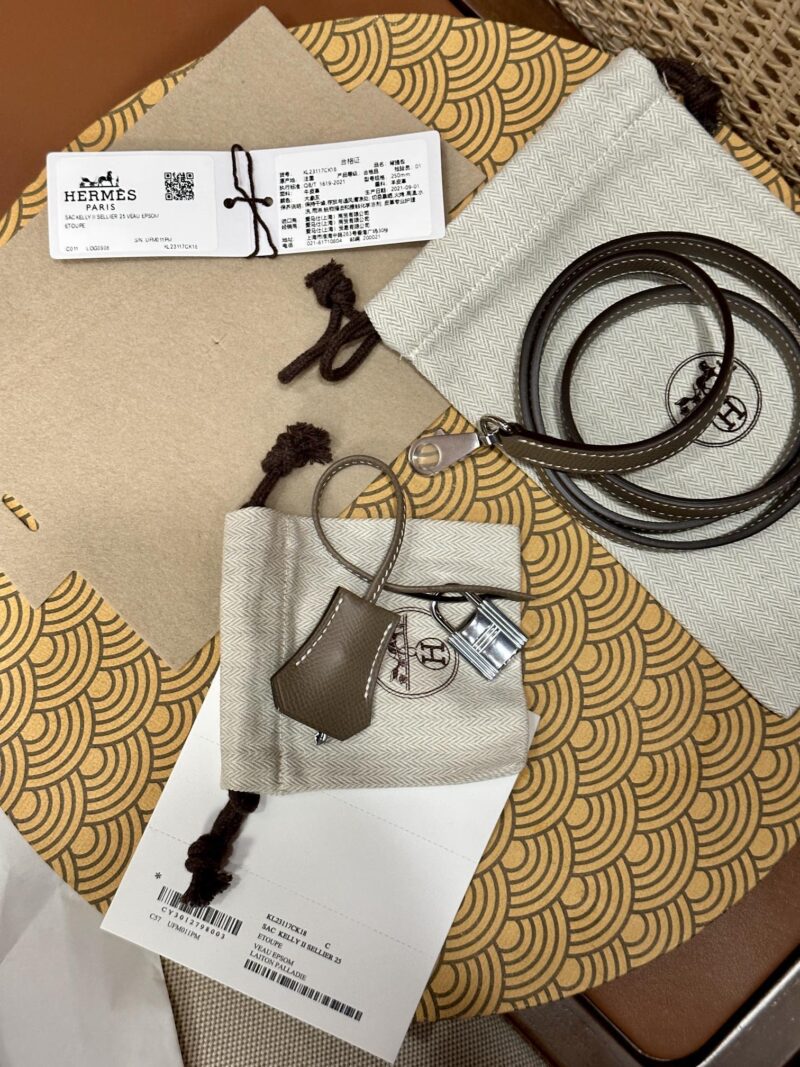 Hermès Kelly 25 Epsom Etoupe, Silver Silver Hardware - Image 9