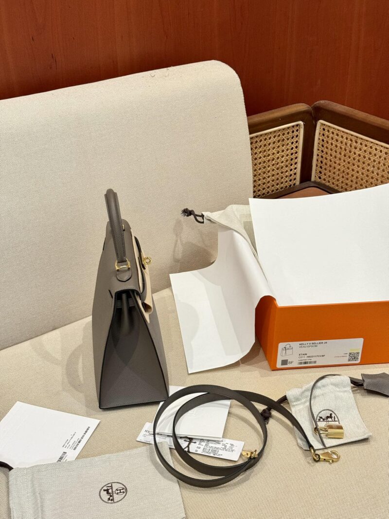 Hermès Kelly 28 Epsom Etain, Gold Gold Hardware - Image 9