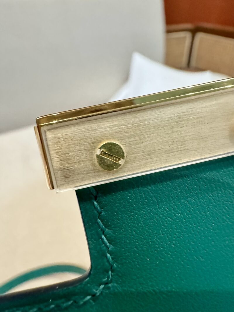 Hermès Constance 19 Malachite Epsom Gold Hardware - Image 4