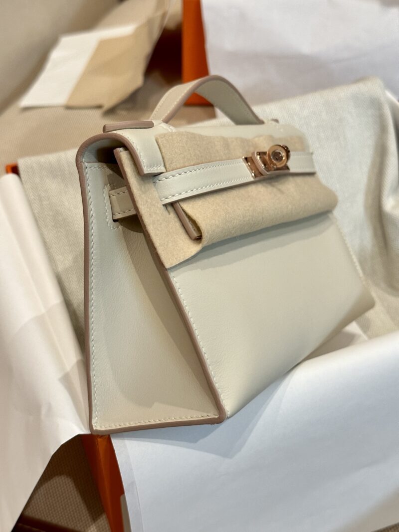 Hermès Kelly Pochette Craie, Rose Gold Swift Gold Hardware