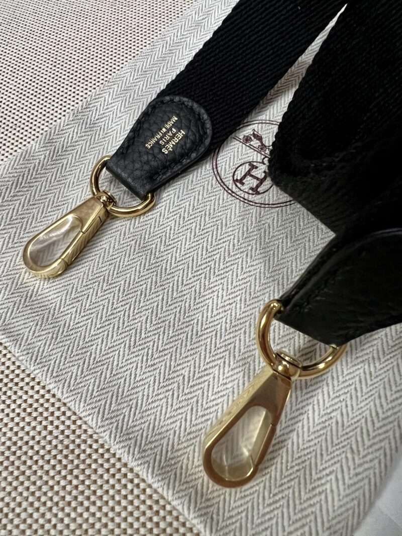 Hermès Mini Evelyne 16 Taurillon Clemence Noir Gold Hardware - Image 6