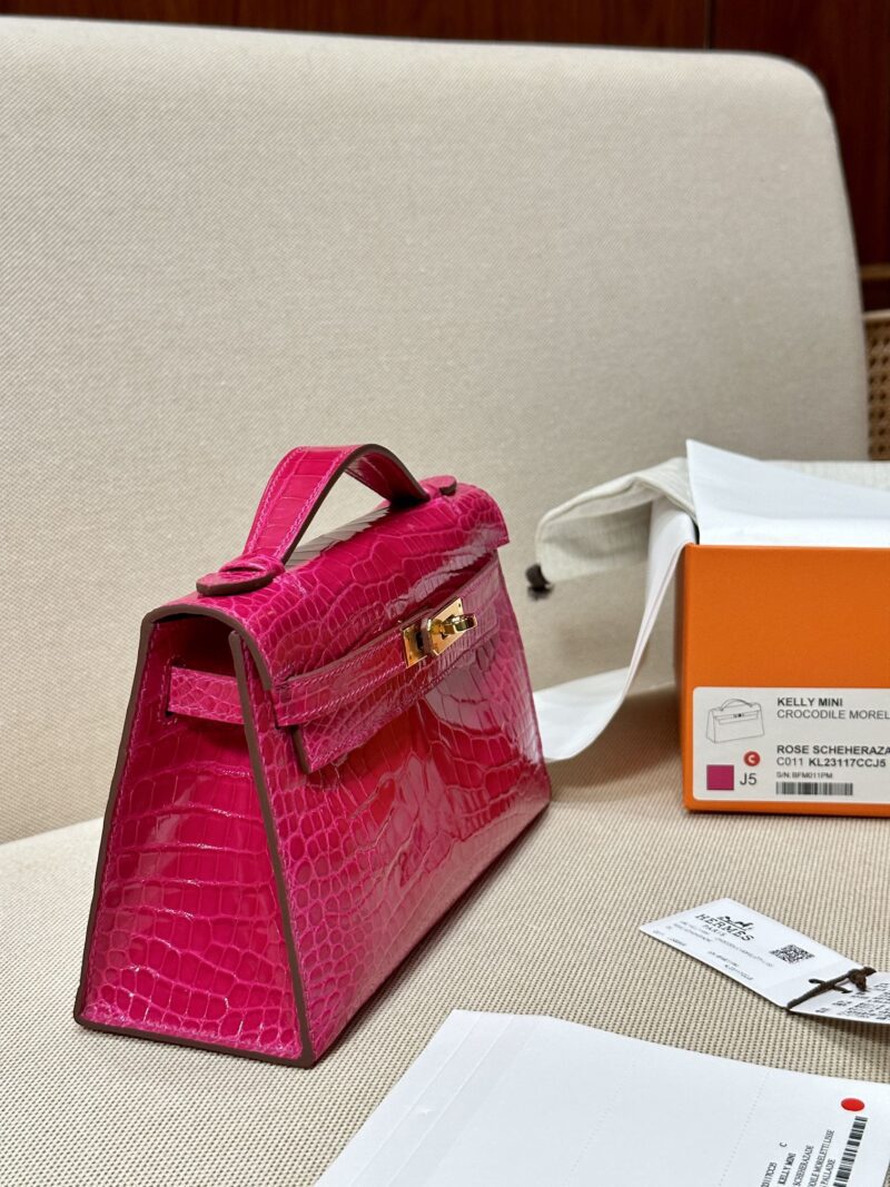 Hermès Kelly Pochette Rose Sheherazade Shiny Crocodile Gold Hardware