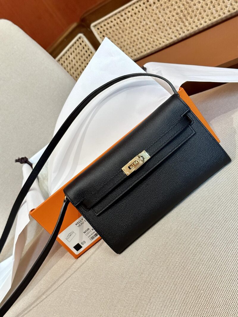 Hermès Kelly To Go Epsom Noir Gold Hardware - Image 2