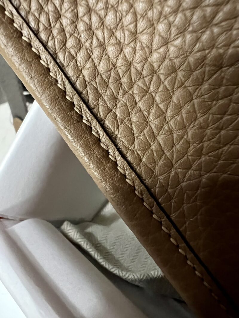 Hermès Mini Evelyne 16 Taurillon Clemence Beige Weimer Gold Hardware - Image 8