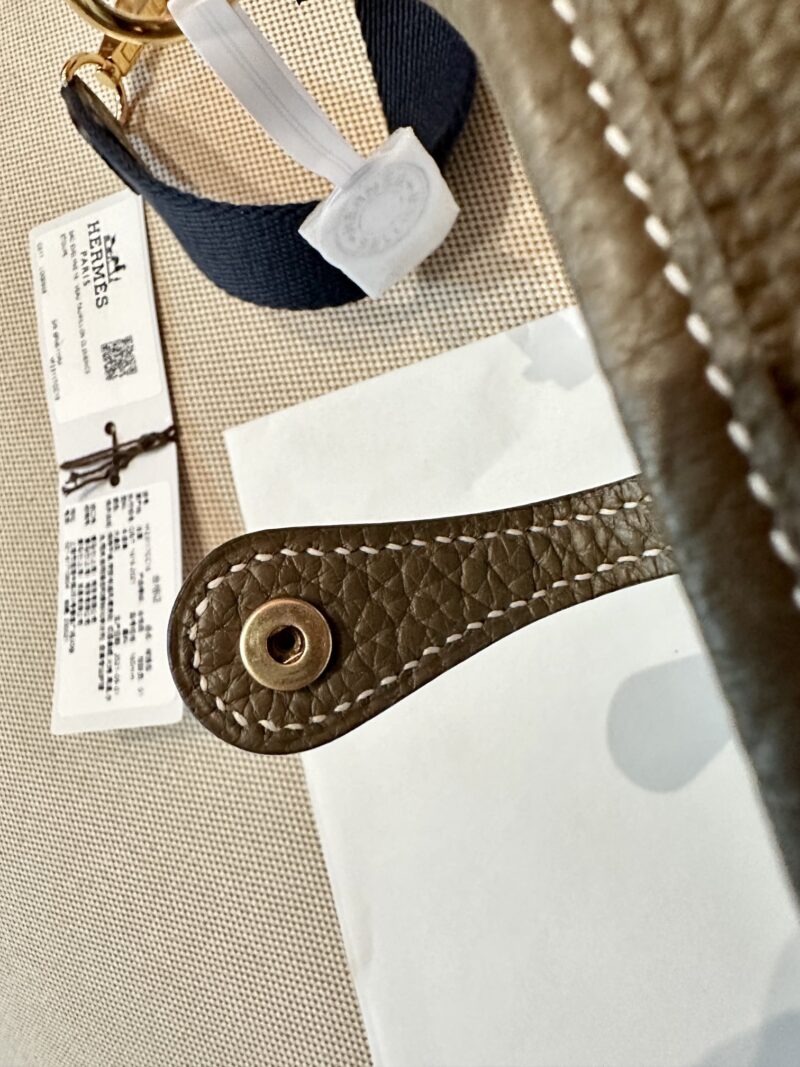 Hermès Mini Evelyne 16 Taurillon Clemence Etoupe Gold Hardware - Image 8