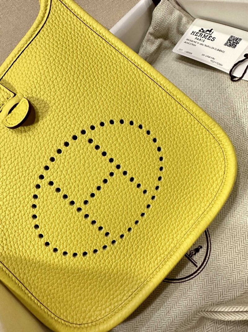 Hermès Mini Evelyne 16 Taurillon Clemence Lime Silver Hardware - Image 5