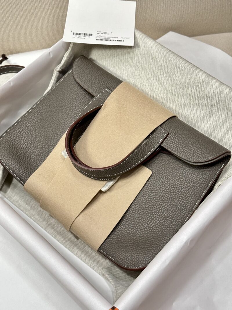Hermès Halzan 31 Evercolor Etain Silver Hardware - Image 2