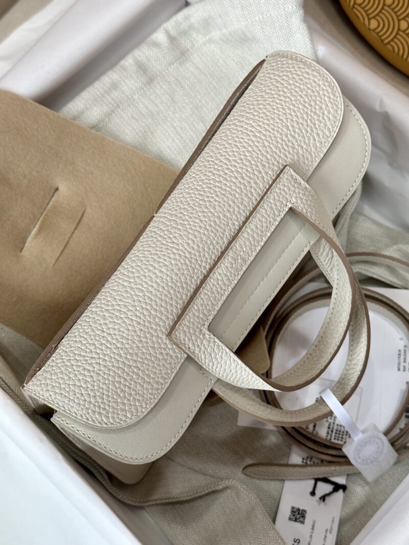 Hermès Halzan 25 Taurillon Clemence & Swift Craie Silver Hardware - Image 3