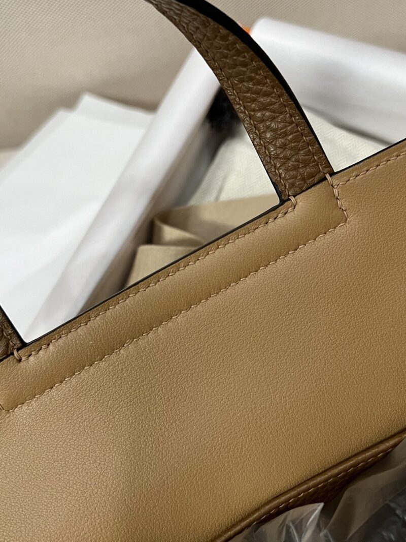 Hermès Halzan 25 Taurillon Clemence & Swift Alezan & Biscuit Gold Hardware - Image 7