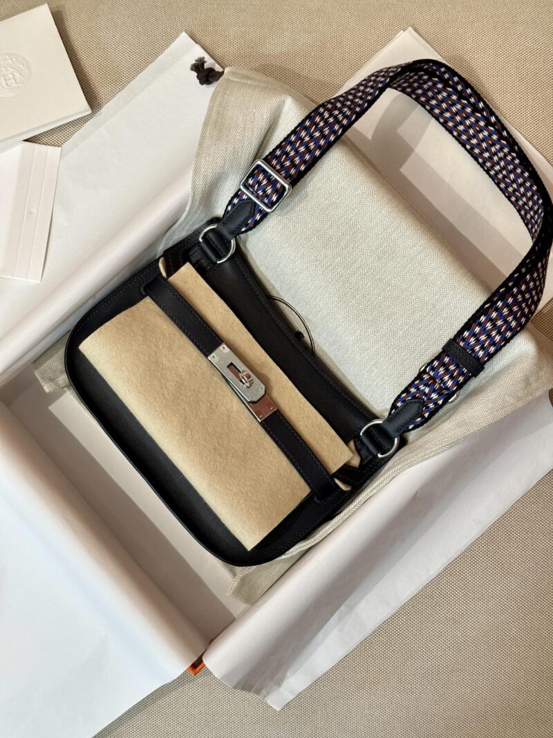 Hermès Jypsiere 23 Swift Caban Silver Hardware - Image 2