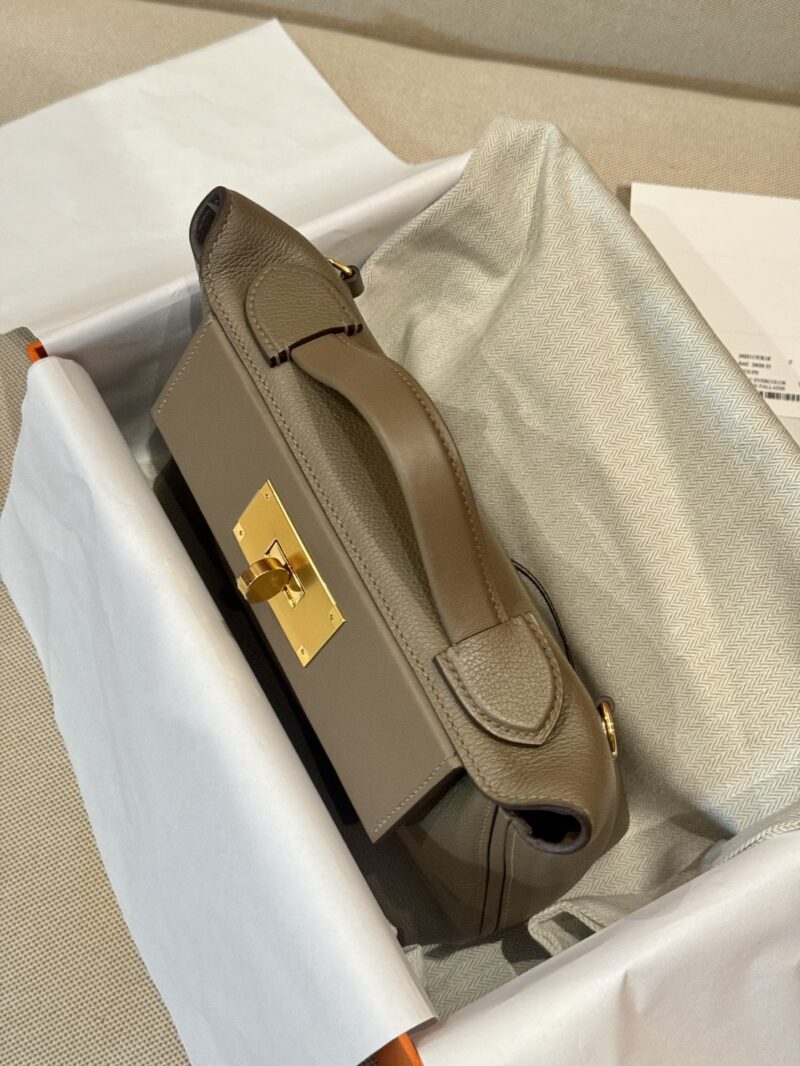 Hermès Mini Kelly 2424 Evercolor & Swift Etoupe Gold Hardware - Image 4