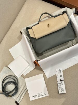 Hermès Mini Kelly 2424 Evercolor Vert Amande Gold Hardware