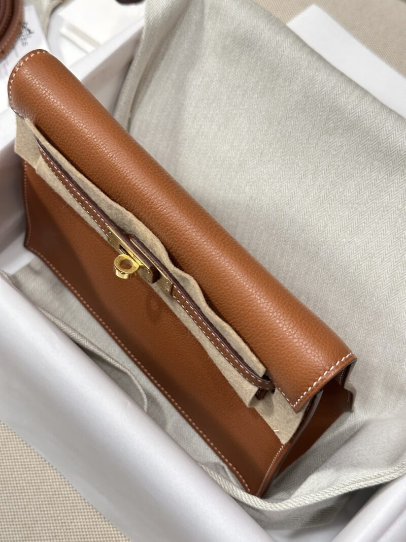 Hermès Kelly Danse 22 Evercolor Gold Gold Hardware - Image 2