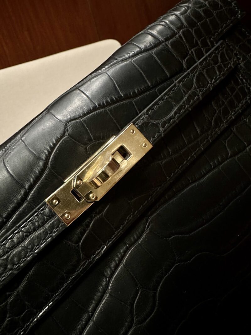 Hermès Kelly Danse 22 Matte Crocodile Noir Gold Hardware - Image 17