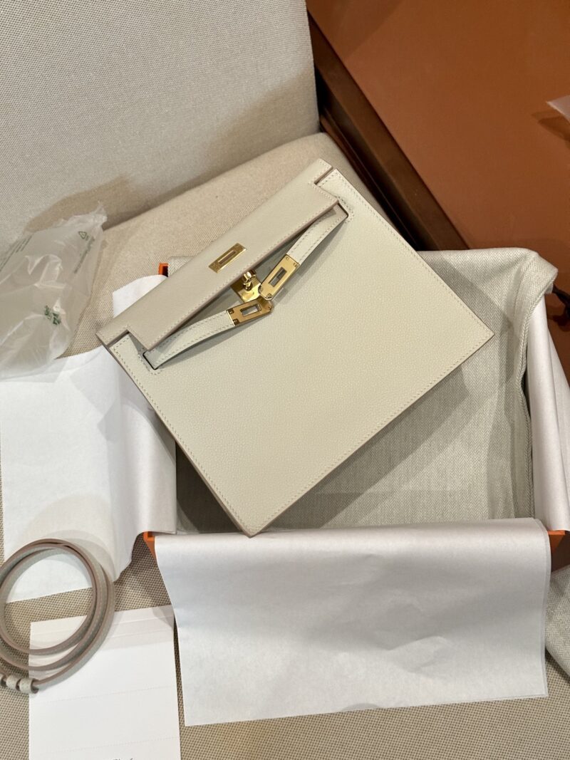 Hermès Kelly Danse 22 Evercolor Craie Silver Hardware - Image 2