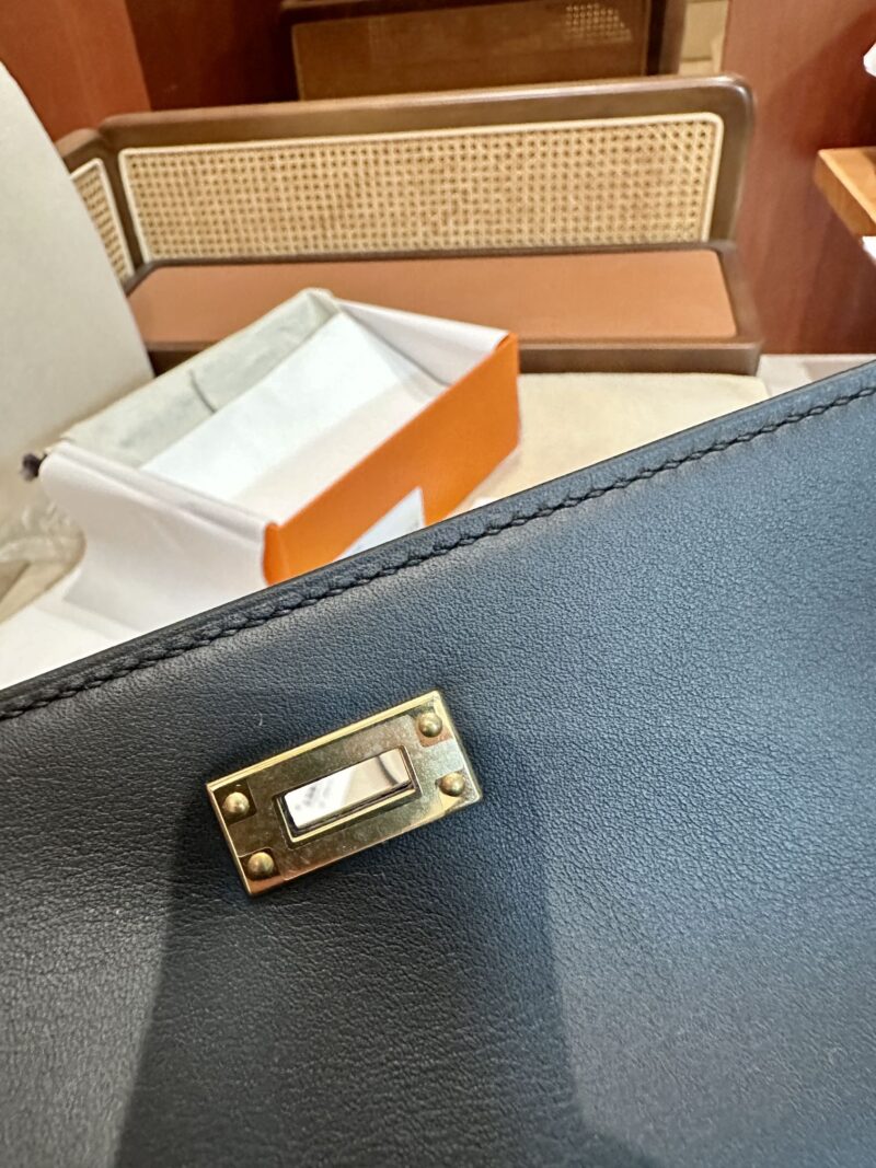 Hermès Kelly Danse 22 Jonathan Noir Gold Hardware - Image 14