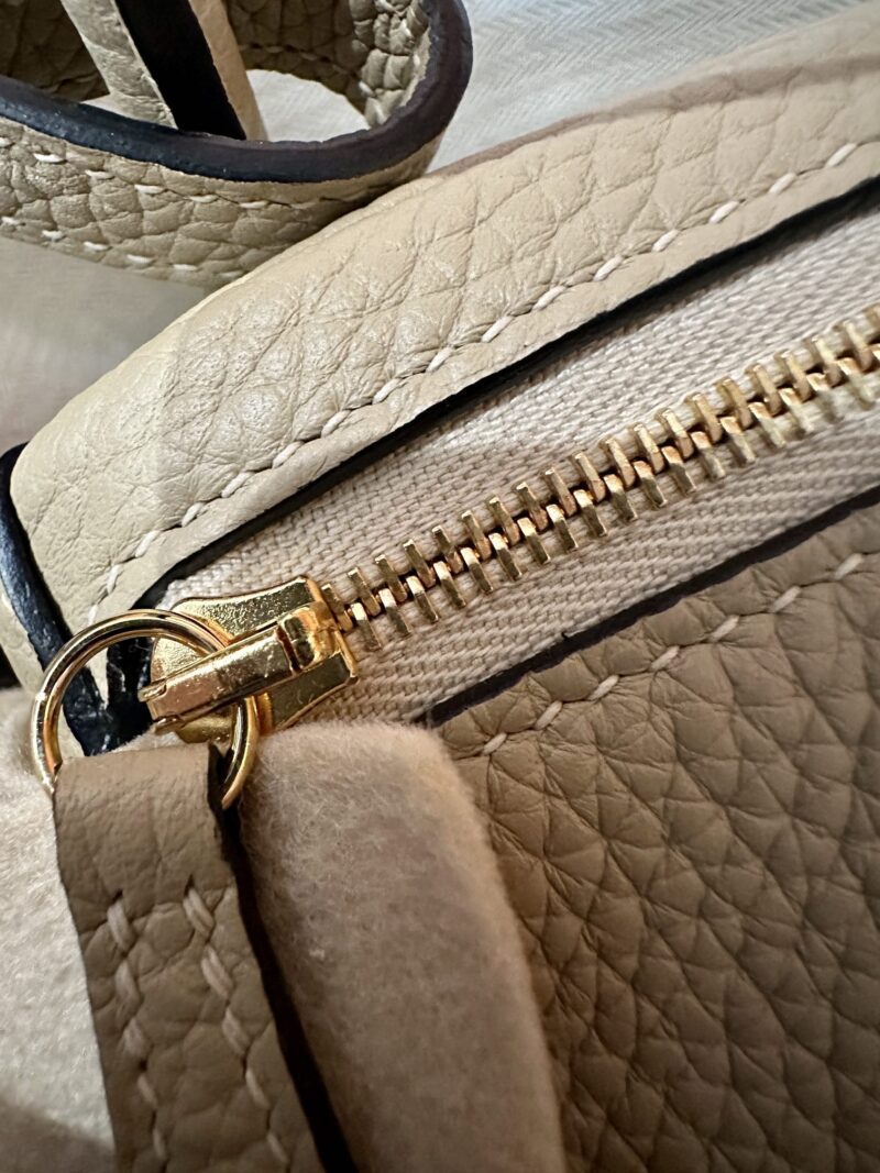 Hermès Lindy 26 Clemence Gris Trench Gold Hardware - Image 7