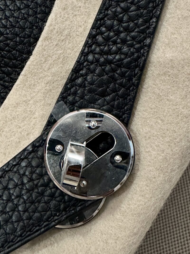 Hermès Lindy 30 Clemence Noir Silver Hardware - Image 12