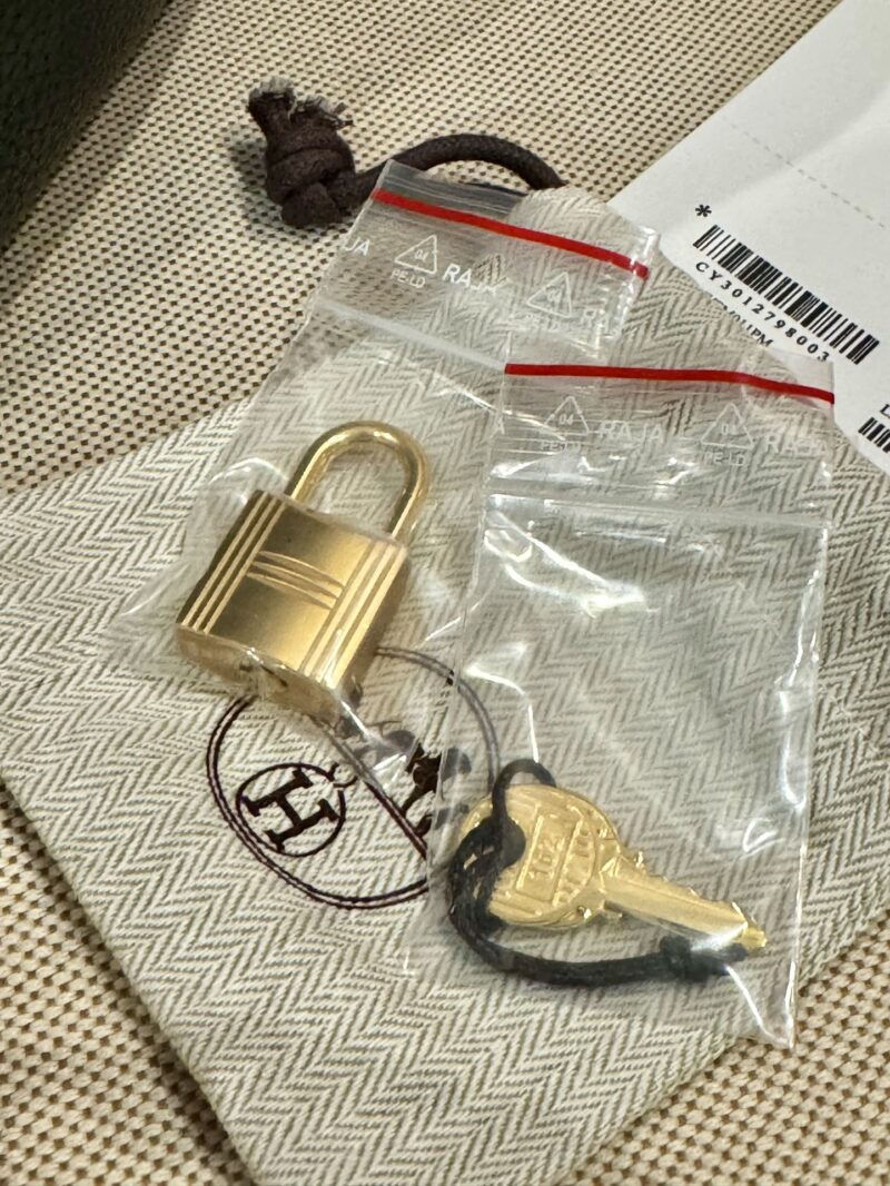 Hermès Picotin 18 Taurillon Clemence Noir Gold Hardware - Image 9