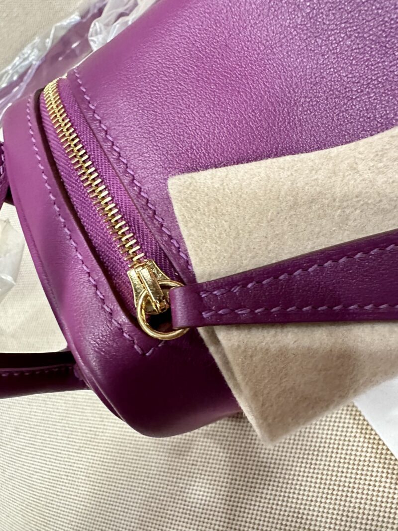 Hermès Mini Lindy 19 Swift Anemone Gold Hardware - Image 6