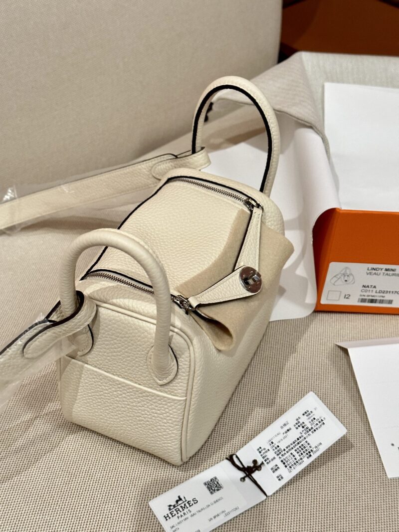 Hermès Mini Lindy 20 Taurillon Clemence Nata Silver Hardware - Image 4