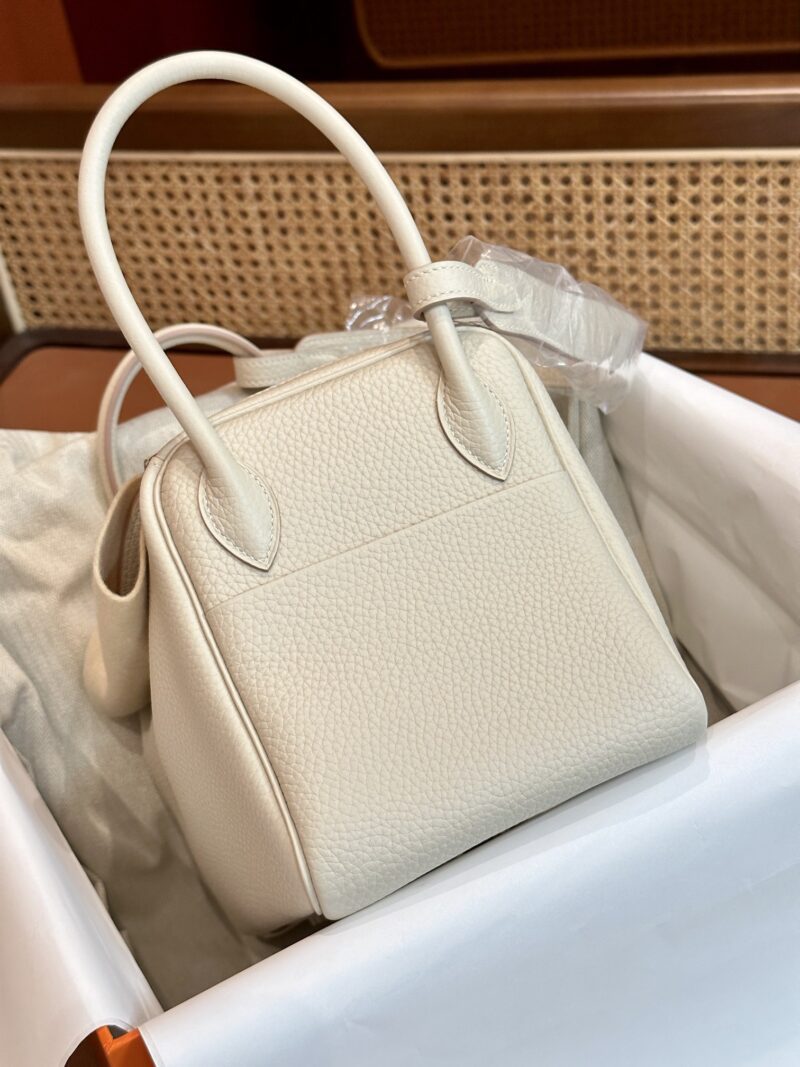 Hermès Lindy 26 Togo Craie Silver Hardware - Image 4