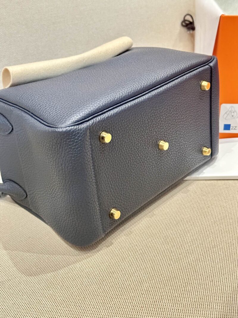 Hermès Lindy 26 Taurillon Clemence Blue Nuit Gold Hardware - Image 5