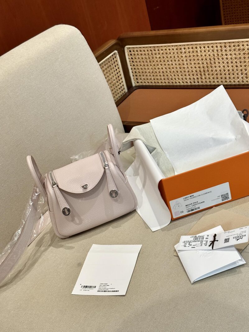 Hermès Mini Lindy 19 Taurillon Clemence Mauve Pale & Mushroom Silver Hardware - Image 3