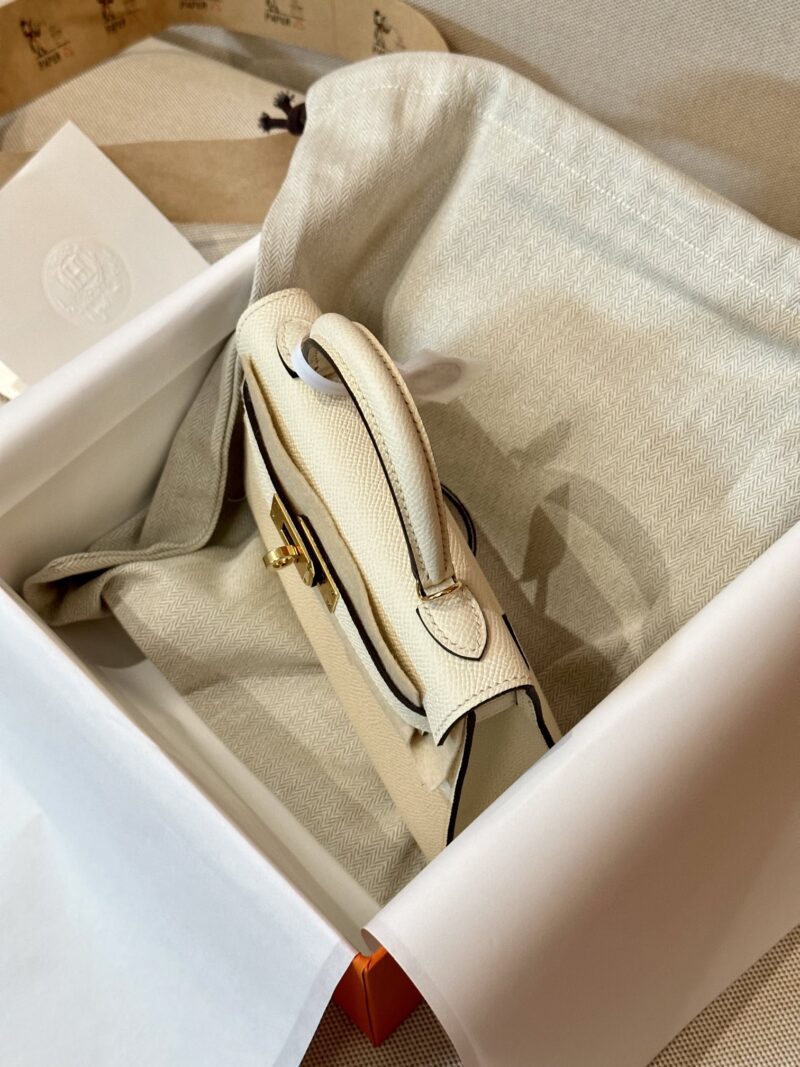 Hermès Mini Kelly 19 Epsom Nata Gold Hardware - Image 3