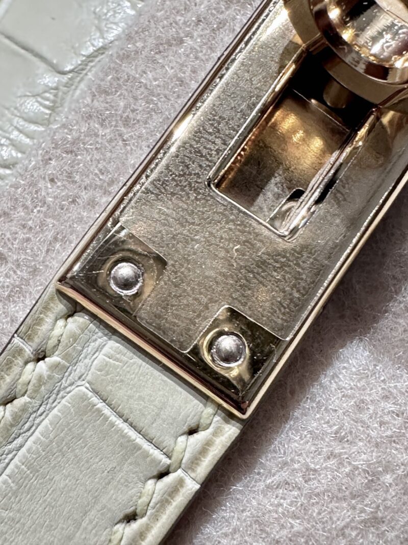 Hermès Mini Kelly 19 Matte Crocodile Vallina Gold Hardware - Image 11