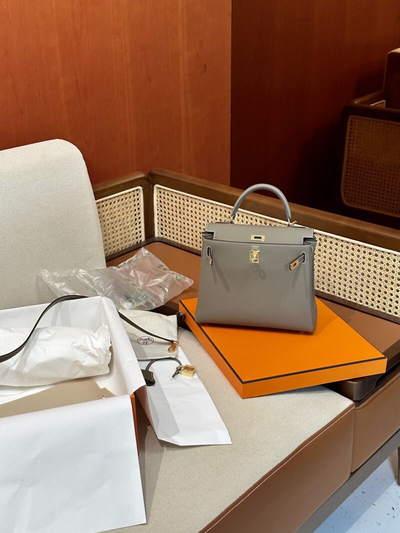 Hermès Kelly 25 Evercolor Etoupe Gold Hardware - Image 3