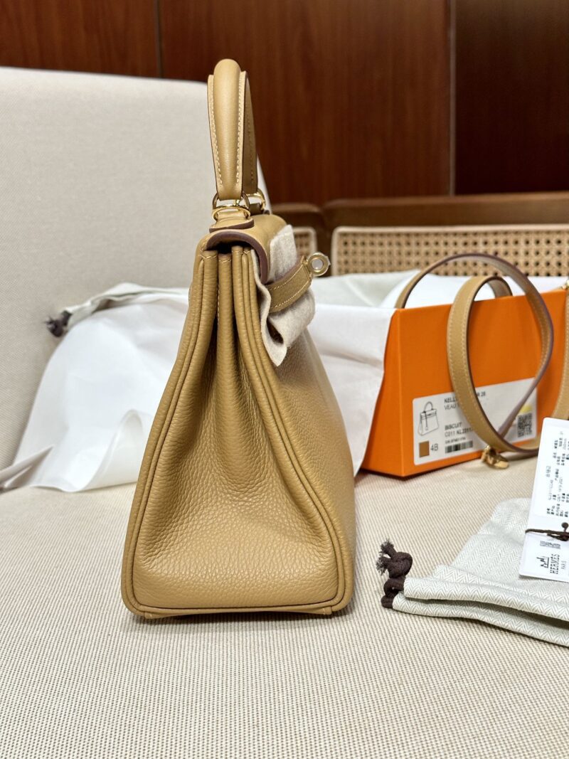Hermès Kelly 25 Togo Biscuit Gold Hardware