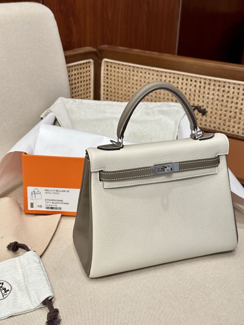 Hermès Kelly 25 Togo Craie, Etoupe Silver Hardware - Image 3