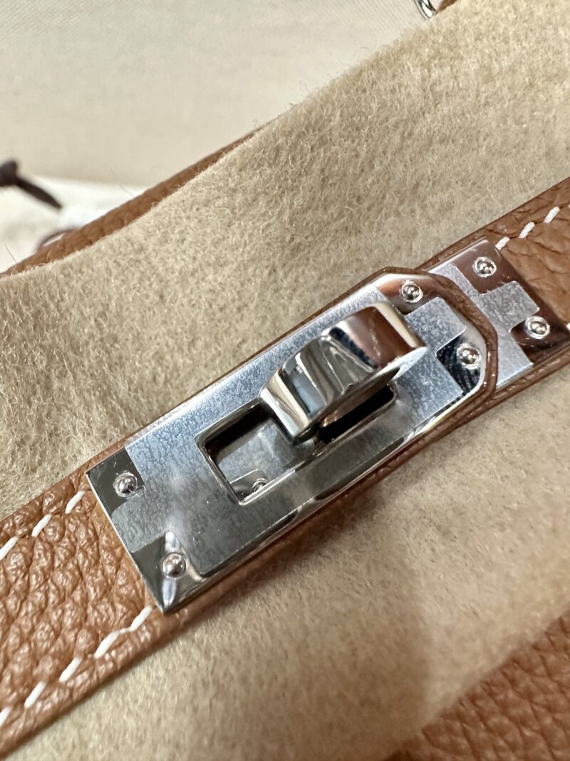 Hermès Kelly 25 Togo Gold Gold Hardware - Image 13