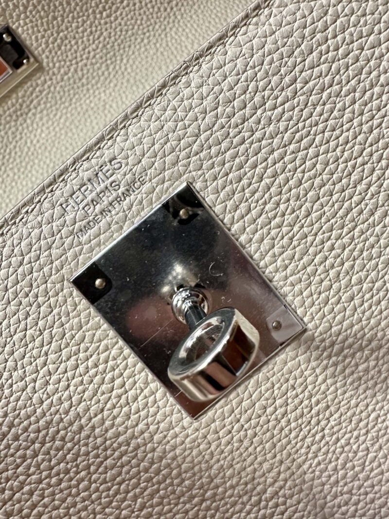 Hermès Kelly 28 Togo Craie Silver Hardware - Image 8