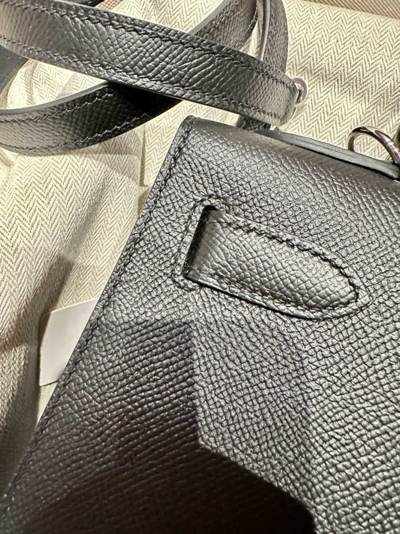Hermès Kelly 28 Epsom Noir Silver Hardware - Image 8