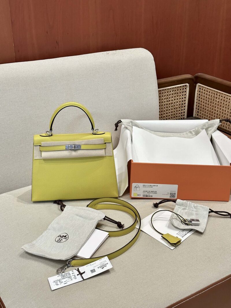 Hermès Kelly 25 Epsom Jaune de Naples Silver Hardware - Image 2