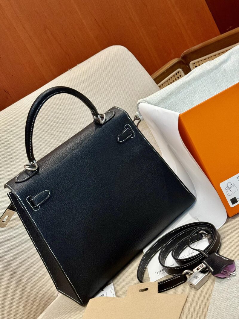 Hermès Kelly 28 Chevre Noir, Mauve Slyvestre Silver Hardware - Image 10