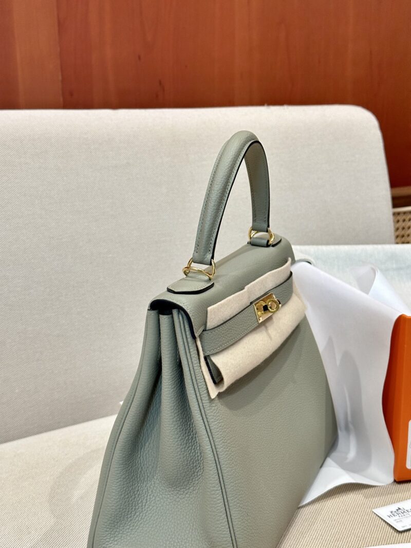 Hermès Kelly 28 Togo Sauge, Gold Gold Hardware - Image 4