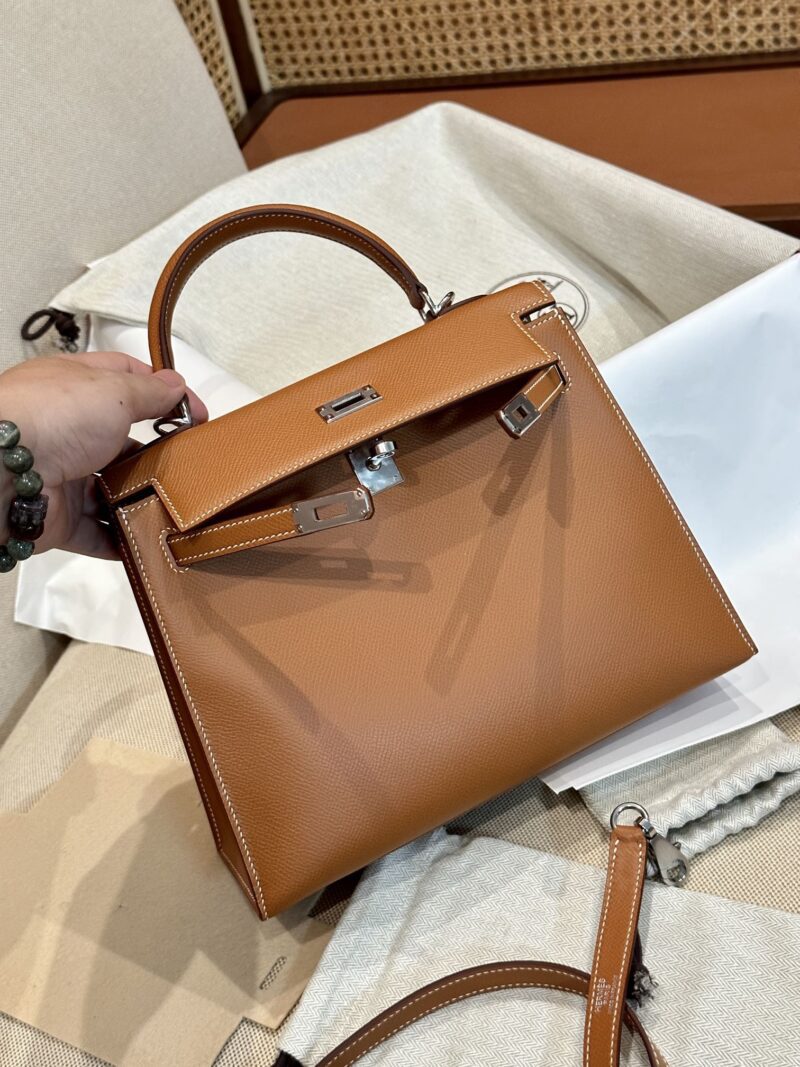 Hermès Kelly 25 Epsom Gold, Silver Silver Hardware - Image 3