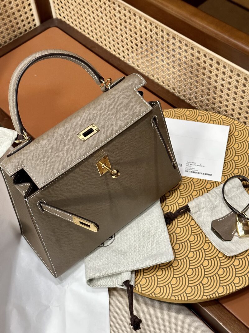 Hermès Kelly 25 Epsom Etoupe, Gold Gold Hardware - Image 4