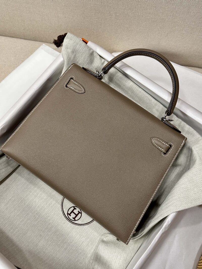 Hermès Kelly 25 Epsom Etoupe, Silver Silver Hardware - Image 6