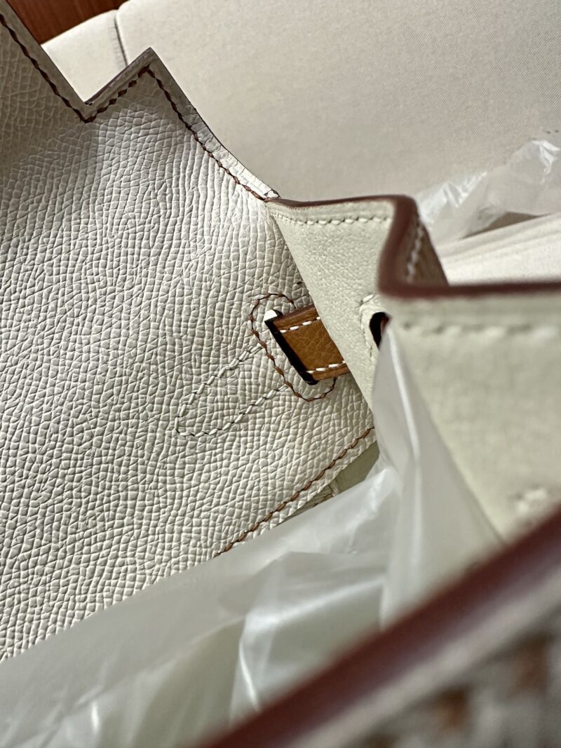 Hermès Kelly 25 Epsom Nata, Gold Gold Hardware - Image 9