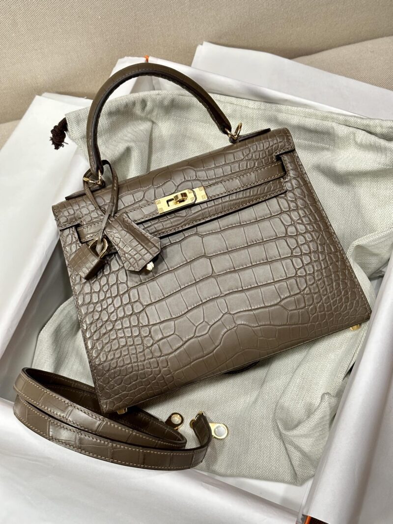 Hermès Kelly 25 Matte Alligator Origan Gold Hardware - Image 2