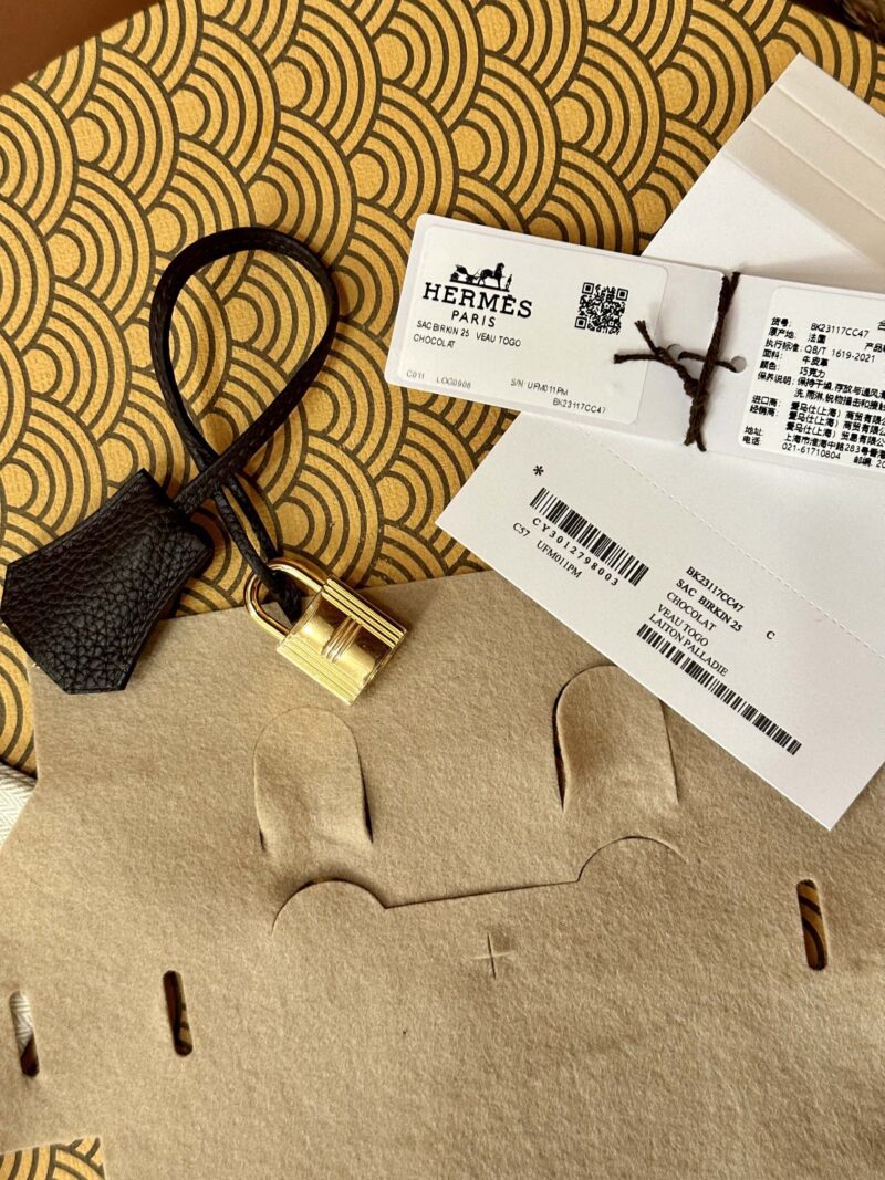 Hermès Birkin 25 Chocolate Togo Gold Hardware - Image 8