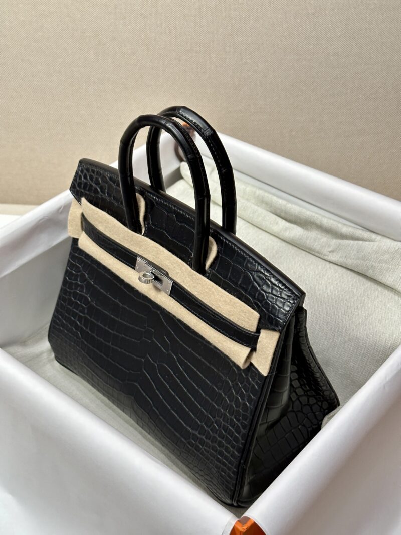 Hermès Birkin 25 Noir Matte Alligator Palladium Hardware - Image 3